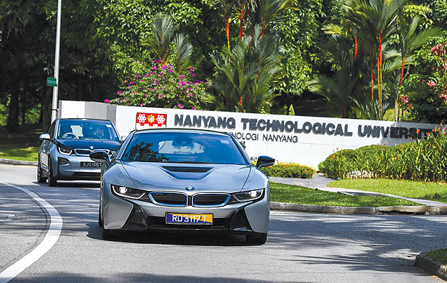 MOTORTREND Indonesia Review: BMW i Drive Singapore, 'Embrace The Future'  