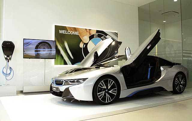 BMW Resmikan Dealership BMW i Pertama di Indonesia  