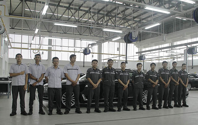 BMW Resmikan Dealership BMW i Pertama di Indonesia  