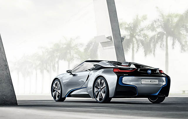 BMW Siap Hadirkan Versi Produksi i8 Spyder  