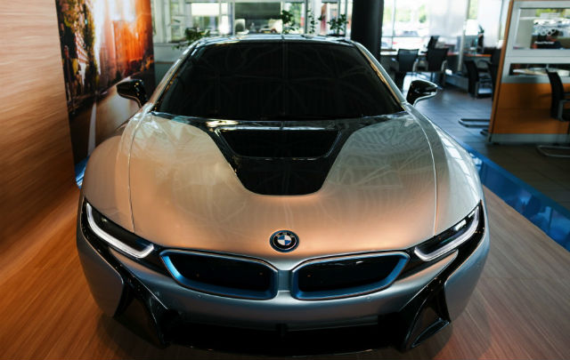 BMW i8, Sang Fenomena  