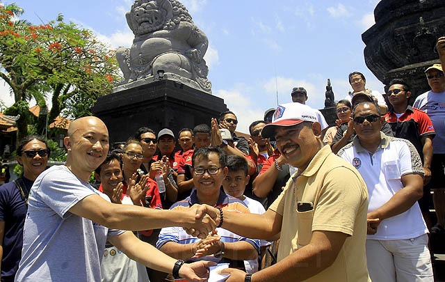 Hari Keenam 'Charity Miniland Touring', Gelar Baksos di Bali  