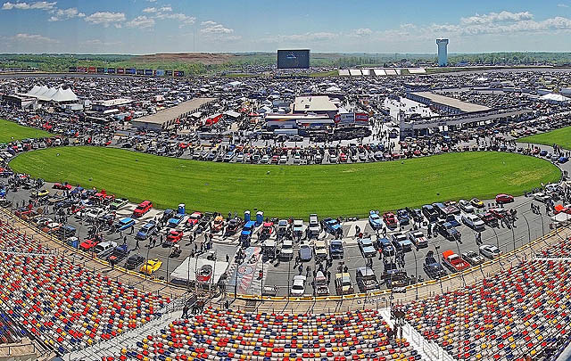 Lebih dari 5.500 Mobil Klasik Padati Charlotte Auto Fair 2016  
