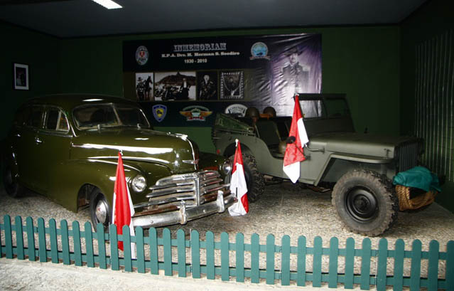 Museum Cikunir: Lestarikan Mobil-mobil Bersejarah 
