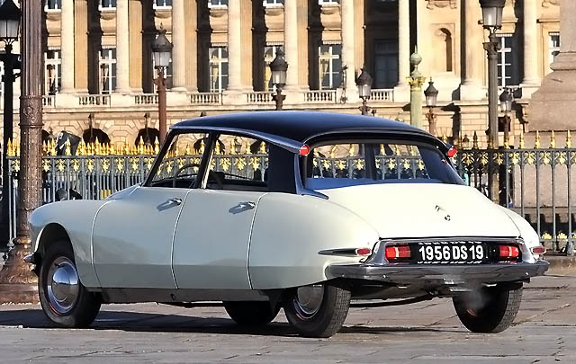 60 Tahun Citroën DS, Desain Ikonik Idaman Prancis  