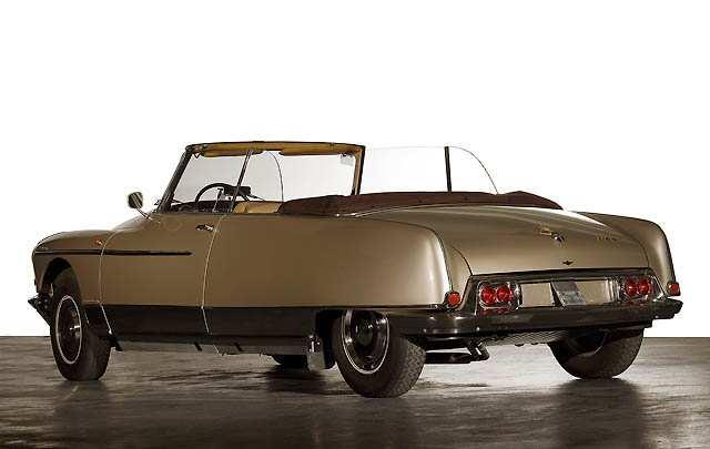 60 Tahun Citroen DS, Desain Ikonik dari Prancis  