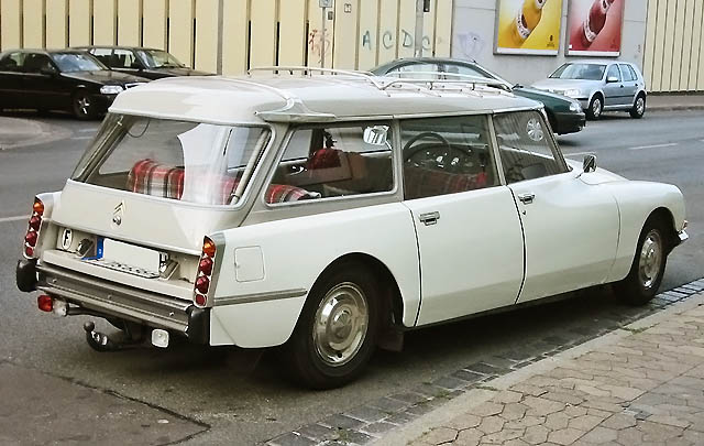 60 Tahun Citroën DS, Desain Ikonik Idaman Prancis  