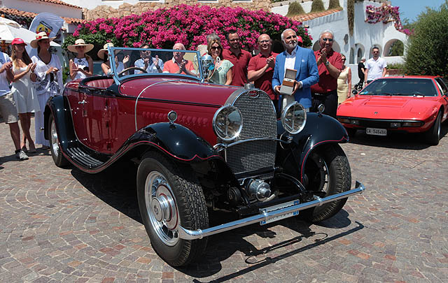 Barisan Mobil Mewah Klasik Padati 'Concorso d'Eleganza Poltu Quatu'  