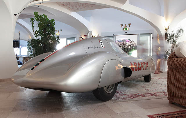 Barisan Mobil Mewah Klasik Padati 'Concorso d'Eleganza Poltu Quatu'  