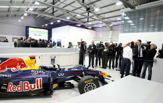 Puluhan Tropi Tim F1 Red Bull Dicuri  