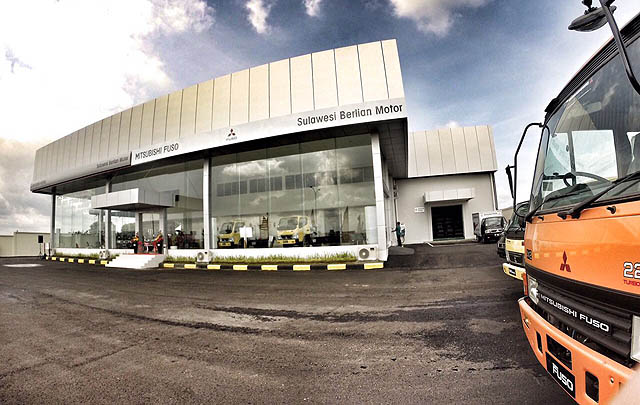 'Tancap Gas', Mitsubishi Fuso Buka Dealer ke-254 di Makassar  