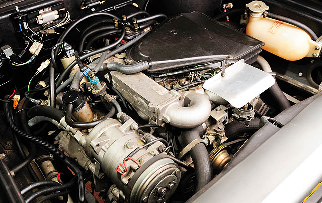Mobil Ikonik DeLorean DMC-12 Siap Diproduksi Kembali  