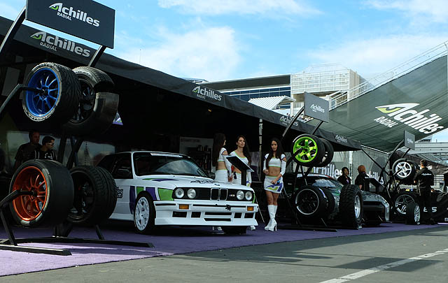 Hadir di SEMA Show 2015, Achilles Datangkan Duo Drifter Jepang  