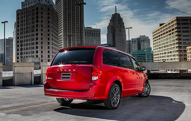 Duo Minivan Chrysler/Dodge Raih Penjualan Tertinggi 2014  