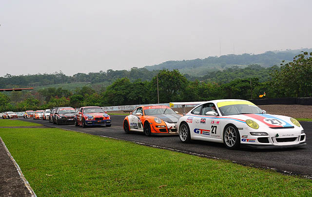 Bersaing Ketat, Rudy SL Raih Juara Umum Euro 3000 Class Pro