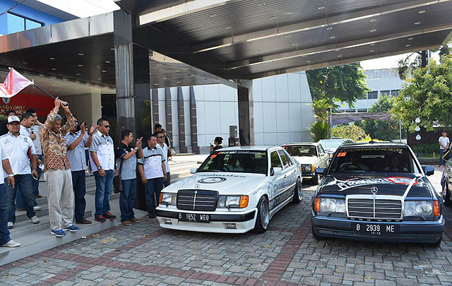 Lima Klub Mercedes-Benz Gelar 'Fantastic For Star Goes to Kuningan'