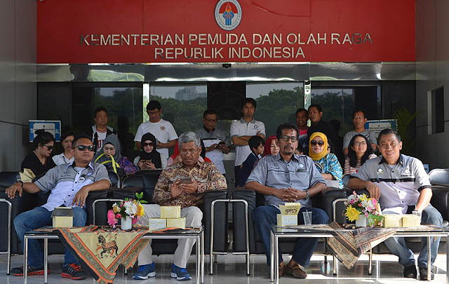 Lima Klub Mercedes-Benz Gelar 'Fantastic For Star Goes to Kuningan'