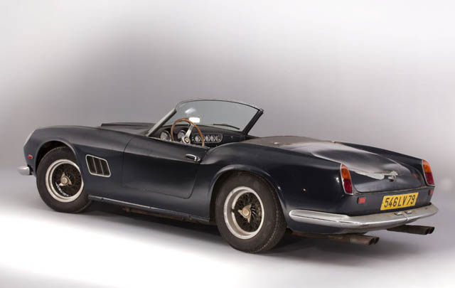 Ferrari 250 GT California Eks Alain Delon Dilelang  