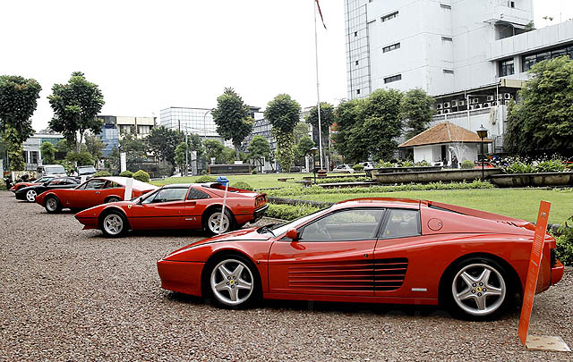 Rayakan HUT Ferrari ke-70, Ferrari Jakarta Pajang 10 Mobil Klasik  