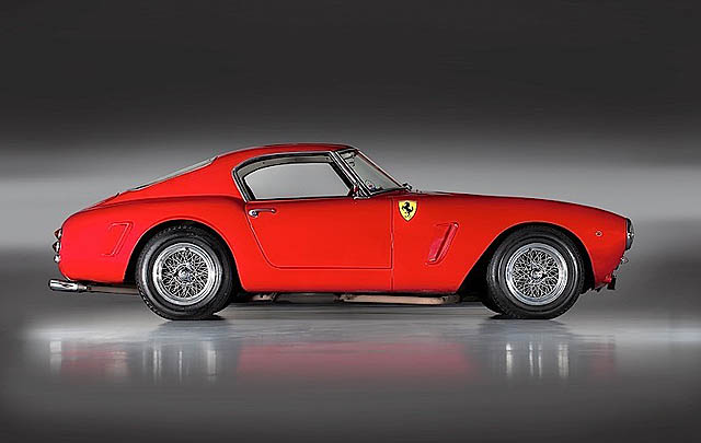 Dilelang Amal, Dua Ferrari Klasik Ini Terjual Rp 203 Miliar!  