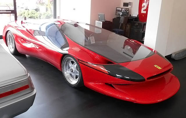 Ferrari Testa D'Oro 'Unik' Ini Dijual  