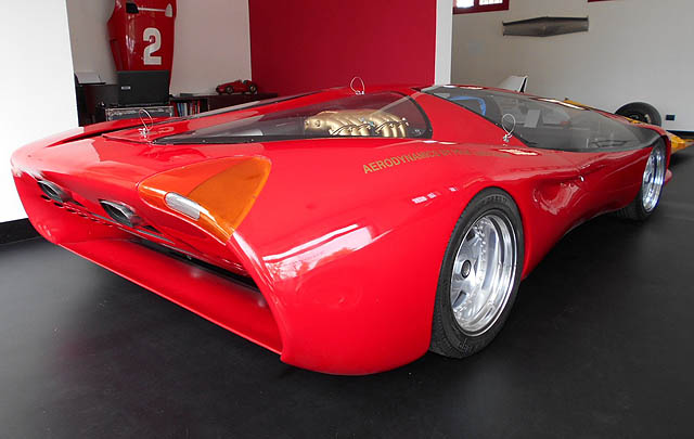 Ferrari Testa D'Oro 'Unik' Ini Dijual  