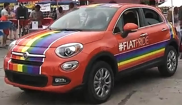 Fiat 500X Rainbow Tampil di 'Motor City Pride 2015'  