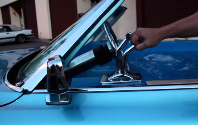 Cadillac “Carpool” Deville: Bak Mandi Tercepat di Dunia  