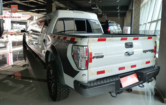 Ini Dia Ford Raptor Terpanjang di Dunia  