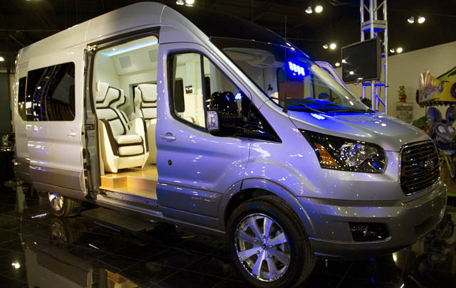 Ford Siapkan Transit Skyliner Concept untuk New York Auto Show  