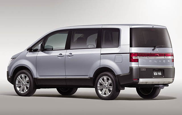 Dibuka, GIIAS Makassar Auto Show 2015 Hadirkan Produk Anyar dari 13 APM