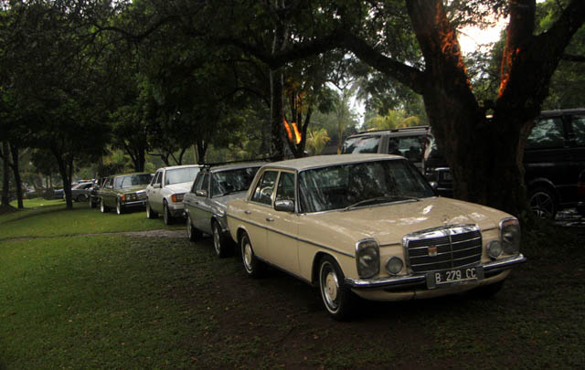 Ratusan Mercedes Sesaki 'Grand SOTR De Java' di Borobudur  