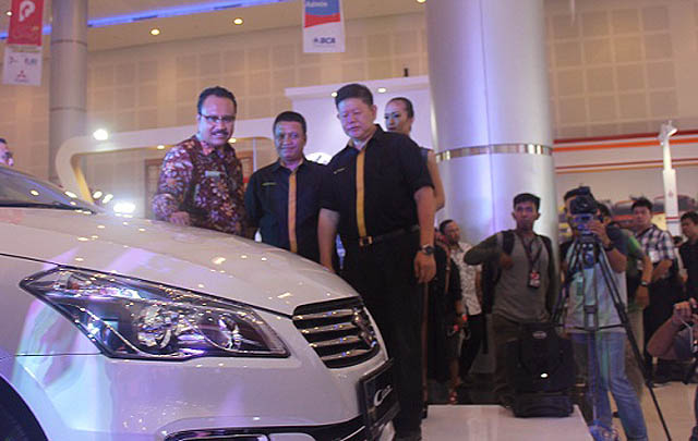 Wagub Jatim Hadiri GIIAS Surabaya Auto Show 2015  