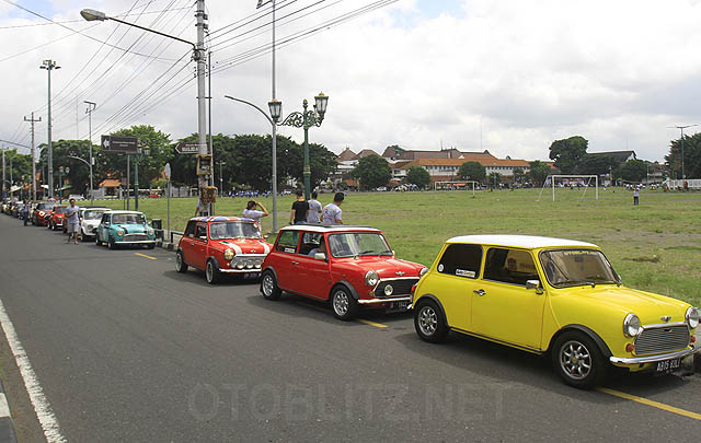 Highlights Perjalanan 'Charity Miniland Touring' Indonesia Coopret Registry  