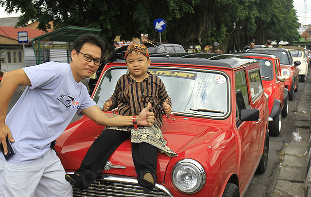 Highlights Perjalanan 'Charity Miniland Touring' Indonesia Coopret Registry  