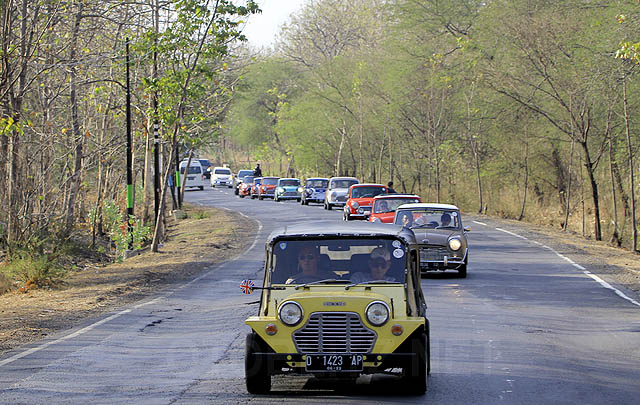 Highlights Perjalanan 'Charity Miniland Touring' Indonesia Coopret Registry  