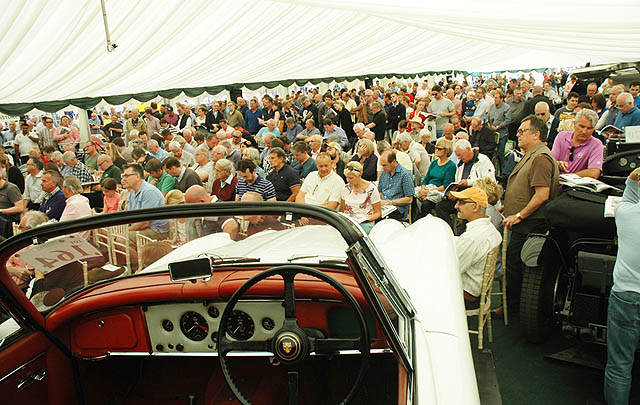 DeLorean DMC-12 Istimewa Ini Terjual Rp 1,17 Miliar  