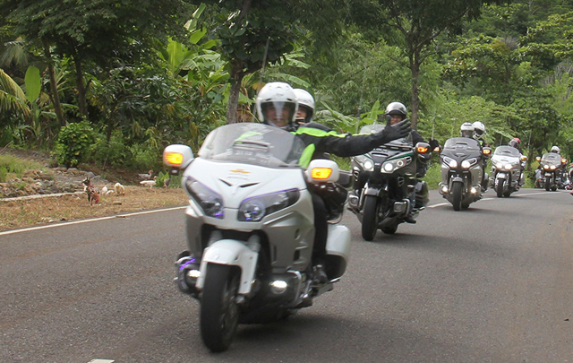 Para Biker Honda Gold Wing Kumpul di Pangandaran, Ada Apa?  