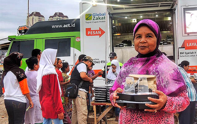 Lewat 'Humanity Food Truck', KTB Fuso Bagikan 1.000 Porsi Makan Gratis Ramadhan  