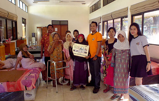 Indonesia Diecast Expo 2015 Salurkan Donasi Hasil Lelang