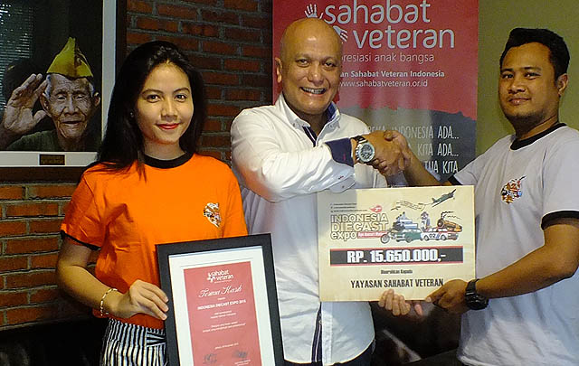 Indonesia Diecast Expo 2015 Salurkan Donasi Hasil Lelang