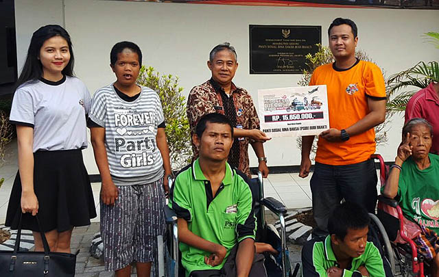 Indonesia Diecast Expo 2015 Salurkan Donasi Hasil Lelang