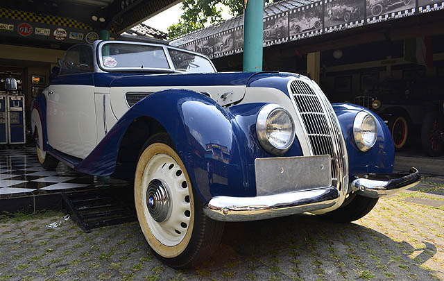 Tak Hanya Mobil Baru, IIMS 2015 Hadirkan Mobil Klasik Bernilai Tinggi