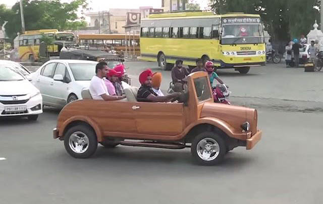 Wow, Mobil Jip dari Kayu ala India! (Video)  
