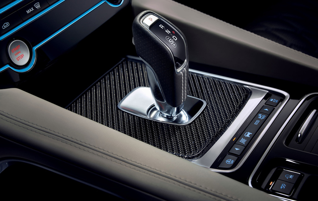 Jaguar F-Pace SVR, SUV "Kerasukan" Sports Car