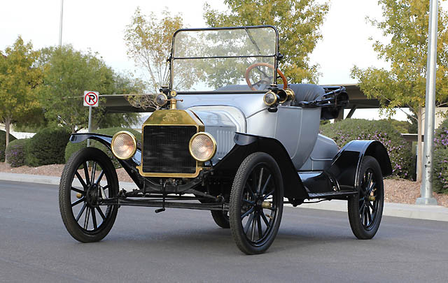 Koleksi 230 Mobil Klasik Rogers' Museum Siap Dilelang  