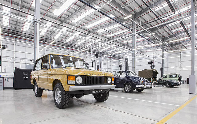 Jaguar Land Rover Resmikan Fasilitas 'Classic Works' Terbesar  
