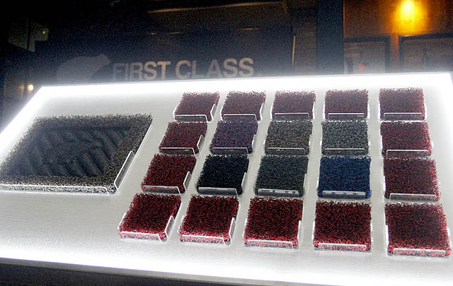 Ukuran Paling Tebal, Karpet Mobil First Class Raih Penghargaan ROI  