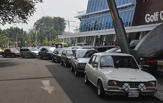 KATRO Gelar Halal Bihalal, Dipadati Komunitas Mobil Klasik-Retro  