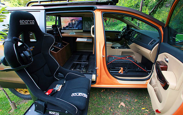 Kia Photo Safari Sedona Tampil Ikonik di SEMA Show